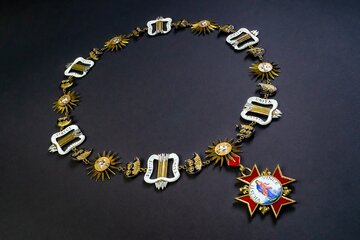 Rewers Orderu Niepokalanego Poczęcia NMP wraz z&nbsp;łańcuchem (2019)