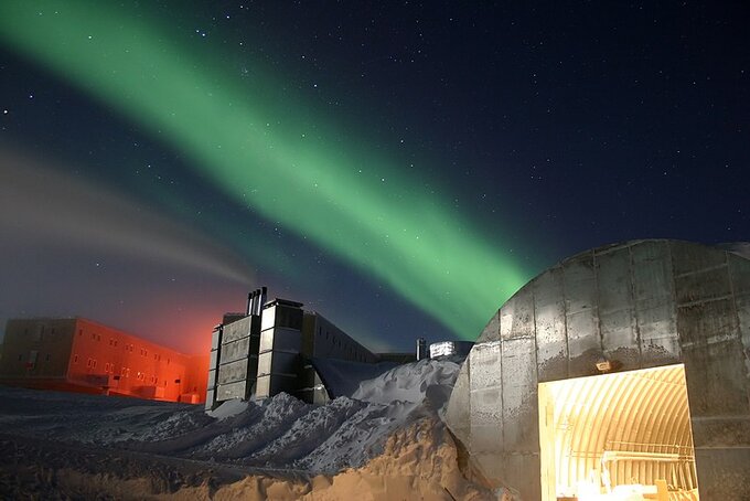 Amundsen-Scott South Pole Station – amerykańska stacja naukowo-badawcza w Antarktydzie