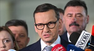 Miniatura: Czy premier Morawiecki hipnotyzował posłów...