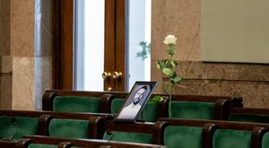 Miniatura: "Spójrzmy wszyscy w górę". Partnerka...