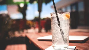 Miniatura: Koniec z alkoholem. Duża sieć hoteli...