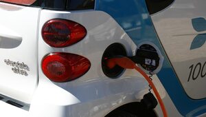 Przybylski: Zachęty do kupna samochodów elektrycznych mało przekonujące