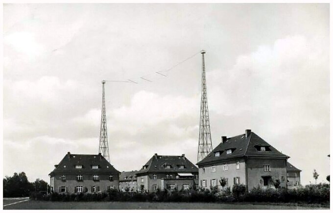 Pierwsza stacja radiowa w Gliwicach. 1931 r. Widokówka