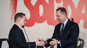 Miniatura: Prezydent na pasku Solidarności