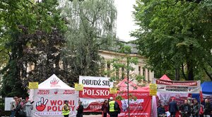 Miniatura: Trybunał Konstytucyjny – w co gra Tusk?