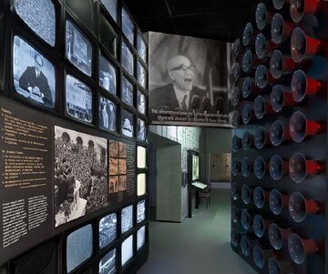 Fragment ekspozycji poświęconej wydarzeniom marcowym w&nbsp;Muzeum Historii Żyd&oacute;w Polskich.