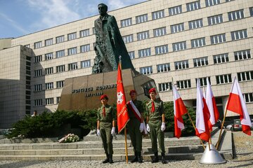 Pomnik Wojciecha Korfantego na&nbsp;placu Sejmu Śląskiego w&nbsp;Katowicach