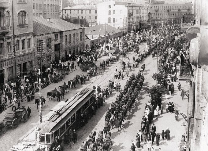 Wojska polskie i ukraińskie wkraczają do Kijowa