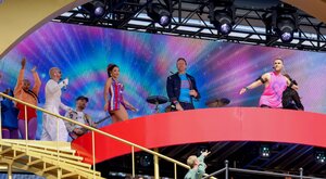 Miniatura: Na koncercie Coldplay ujawniono romans...
