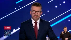 Miniatura: "19.30" TVP przeprasza za programy...