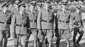 Miniatura: Szef Gestapo pochowany na żydowskim...