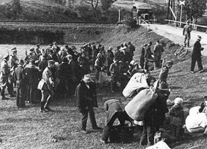 Polacy wysiedlani ze wsi Dolna Sól w 1940 w czasie Aktion Saybusch