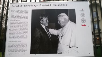 Płk Ryszard Kukliński na&nbsp;wystawie PWPW