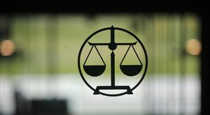 Sądownicza dwuwładza w Polsce, czyli „sądy PiS” kontra „sądy Platformy”