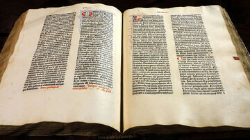 Biblia Gutenberga ze&nbsp;zbioru Muzeum Diecezjalnego w&nbsp;Pelplinie