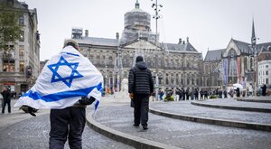 Miniatura: Rakowski: Europa jest dla Izraela wrogim...