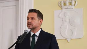 Miniatura: Kadrowe trzęsienie ziemi w Warszawie....