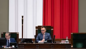 Miniatura: Hołownia upomina posłów PiS i KO. "Halo,...