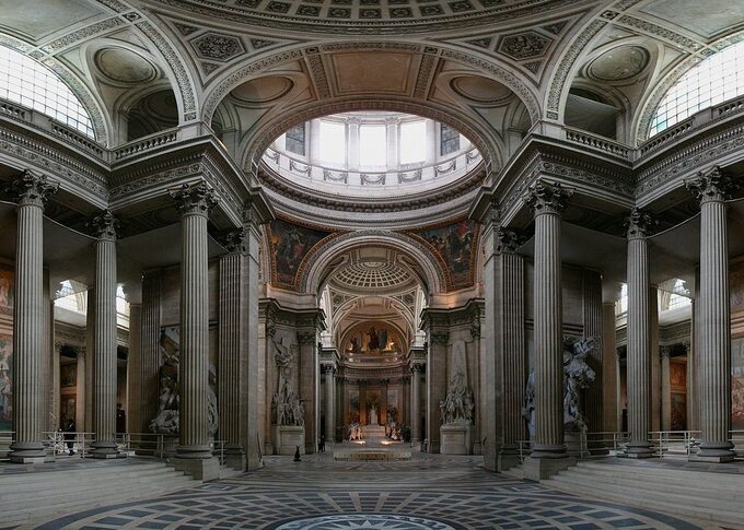 Wnętrze Panteonu w Paryżu.