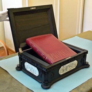 Szkatuła i rękopis "Pana Tadeusza"