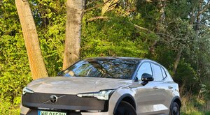 Miniatura: Volvo EX30 Cross Country