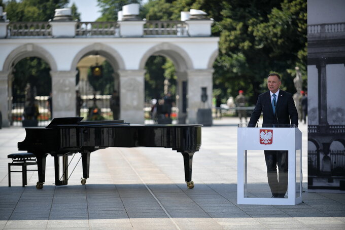 Prezydent Andrzej Duda podczas uroczystości przekazania projektu Ustawy o odbudowie Pałacu Saskiego