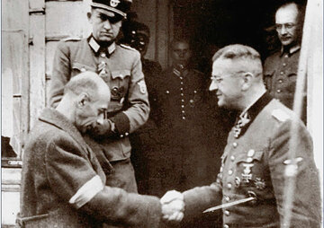 Generał Tadeusz B&oacute;r-Komorowski i&nbsp;gen. Erich von dem Bach-Zelewski po&nbsp;upadku powstania warszawskiego fot. forum