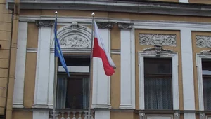 Miniatura: Flagi Polski i UE zniknęły. Smutna...