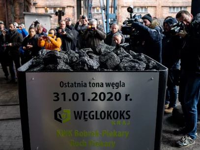 Miniatura: Polska eliminuje węgiel, a świat...