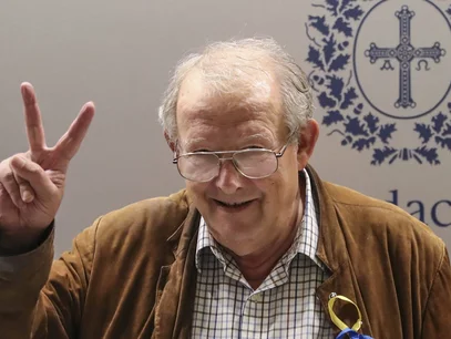 Miniatura: Michnik porównuje wygraną Nawrockiego do...