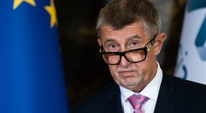 Miniatura: Większość Czechów popiera koalicję Babisza...