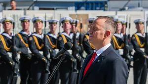 Miniatura: Nawrocki grzmi: "Bóg, Honor, Ojczyzna", a...