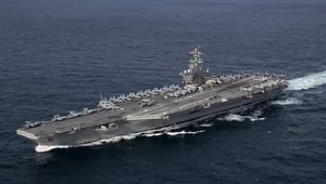 Miniatura: Iran twierdzi, że zaatakował lotniskowiec...