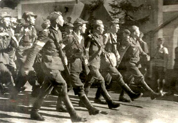 Brygada Świętokrzyska NSZ podczas parady w&nbsp;1945&nbsp;r.