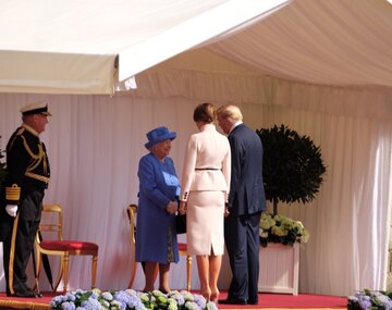 Donald Trump u królowej Elżbiety II 