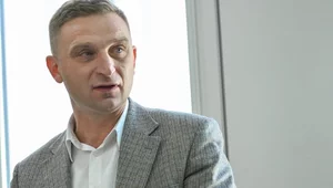 Miniatura: Bąkiewicz wyrzucony z sali sądowej....