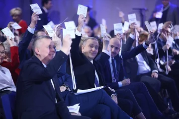 Rada Krajowa Platformy Obywatelskiej wybrała nowy zarząd partii. We władzach PO nie znalazła się prezydent Warszawy Hanna Gronkiewicz-Waltz. 