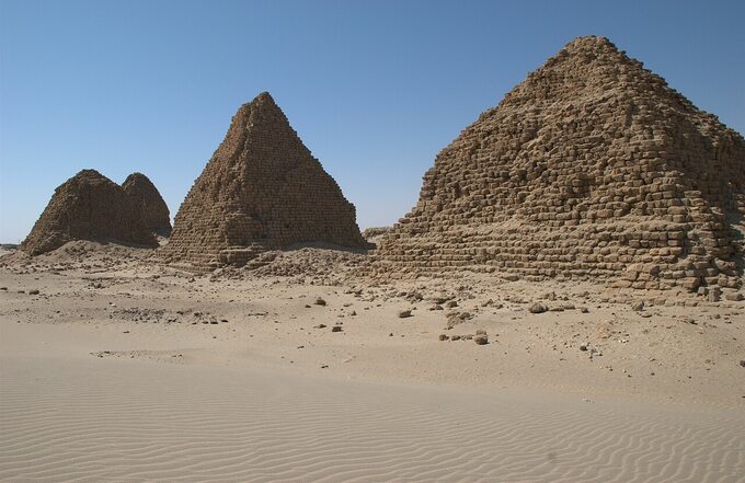 Piramidy kuszyckie niedaleko Napaty (Sudan)