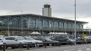 Miniatura: Francja: Ewakuacja terminala lotniczego....