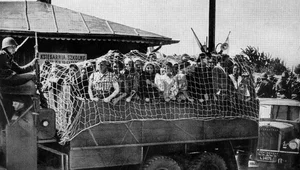 Miniatura: Totalitarny obiektyw. Polska w filmach...