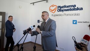 Miniatura: Leczył syna bez kolejki? Senator KO...