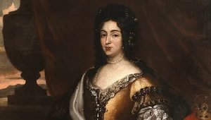 Miniatura: Niefrasobliwe, przesadnie strojne? Polskie...