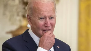 Miniatura: Biden w windzie. Winda jedzie w dół ...