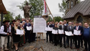 Miniatura: Nawrocki podpisał umowę z organizacjami...