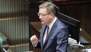 Winnicki w Sejmie: Nie możecie niszczyć rozdawnictwem kolejnych pokoleń