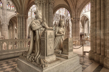 Posągi Ludwika XVI i&nbsp;Marii Antoniny w&nbsp;Saint-Denis