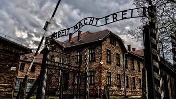Wejście do&nbsp;obozu Auschwitz-I