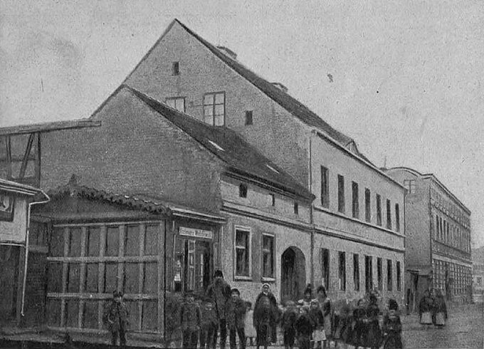 Historyczna szkoła we Wrześni, gdzie doszło do strajku w 1901 roku