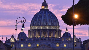 Miniatura: Watykan: Tłumy żegnają Benedykta XVI w...