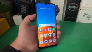 Miniatura: Smartfon Realme C61